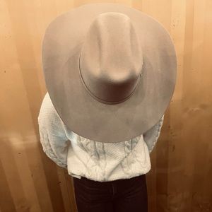 Meet your Posher, Daphne